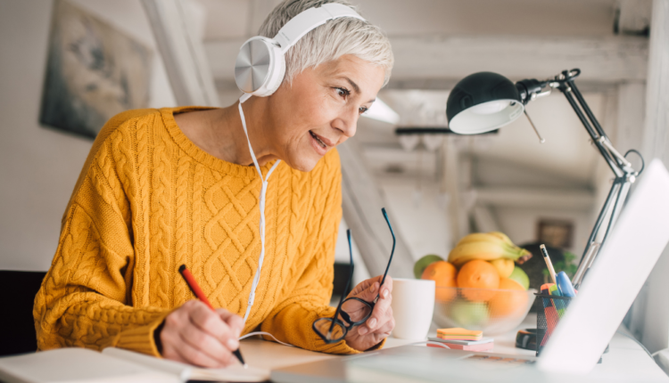 تدريب على الاستماع